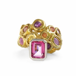 Gold-plated silver ring with pink topaz and rough sapphires, handcrafted by Dono Di Dio Jewels
