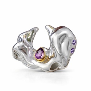 Sculptural silver and gold plated ring with pear-shaped rhodolite and two round amethysts